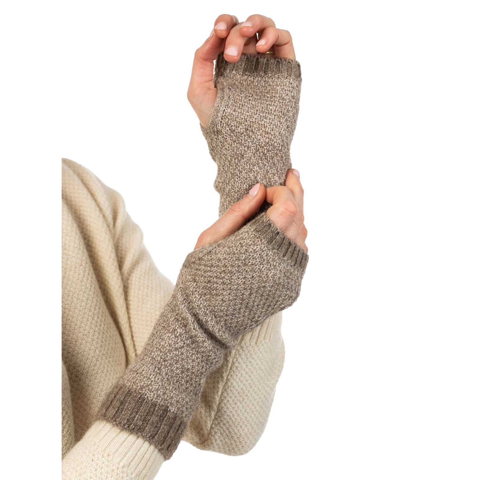 Brushtail Moss Stitch Plated Glovelets